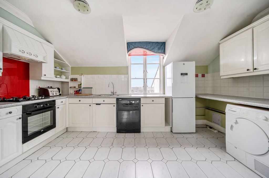 Property photo 3 of 12 1445716-5-69De33d...