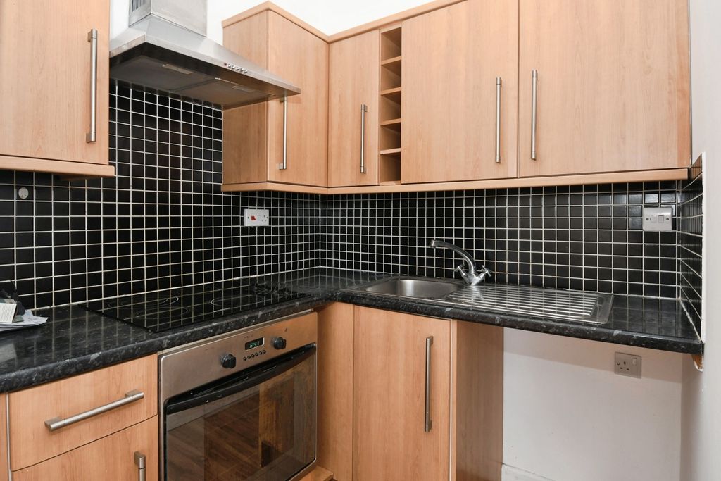 Property photo 2 of 8 Pbox-Img.Jpg