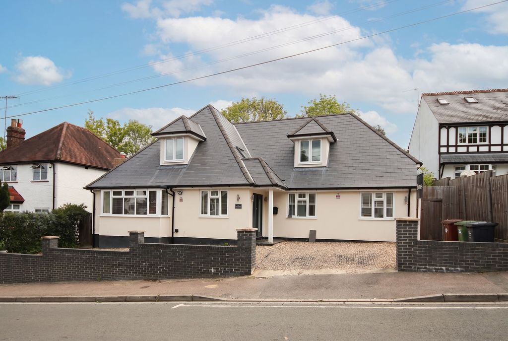 Property photo 2 of 18 External