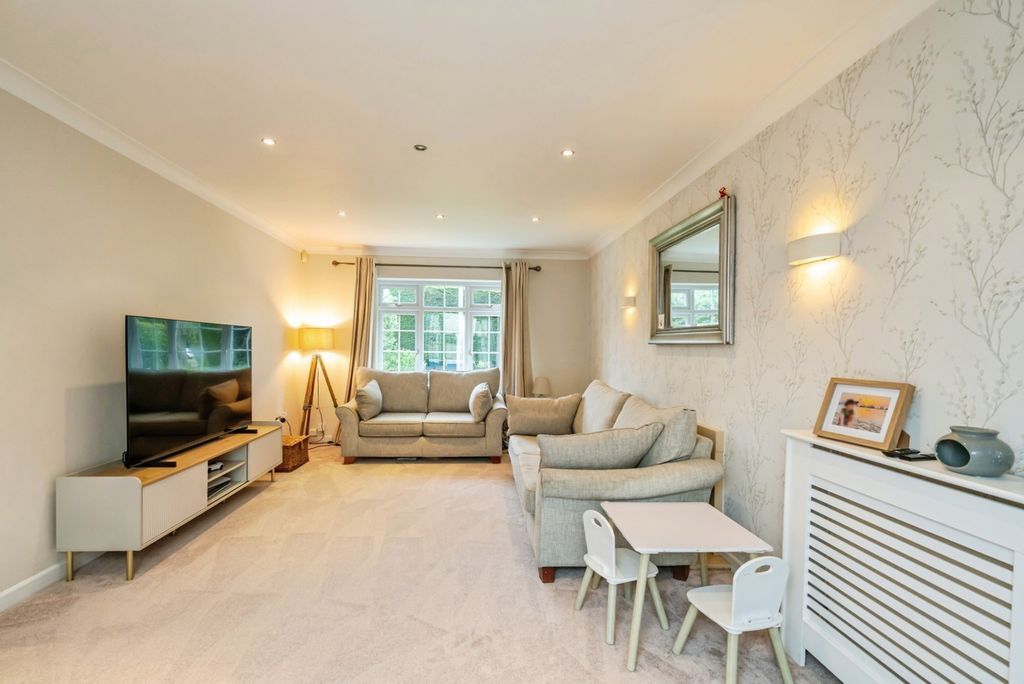 Property photo 3 of 14 Pbox-Img.Jpg