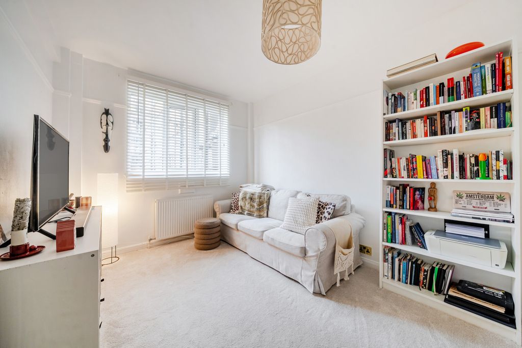 Property photo 3 of 14 Reception