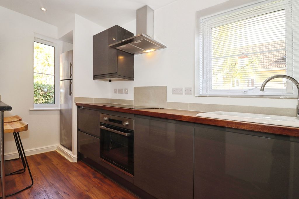 Property photo 2 of 12 Pbox-Img.Jpg