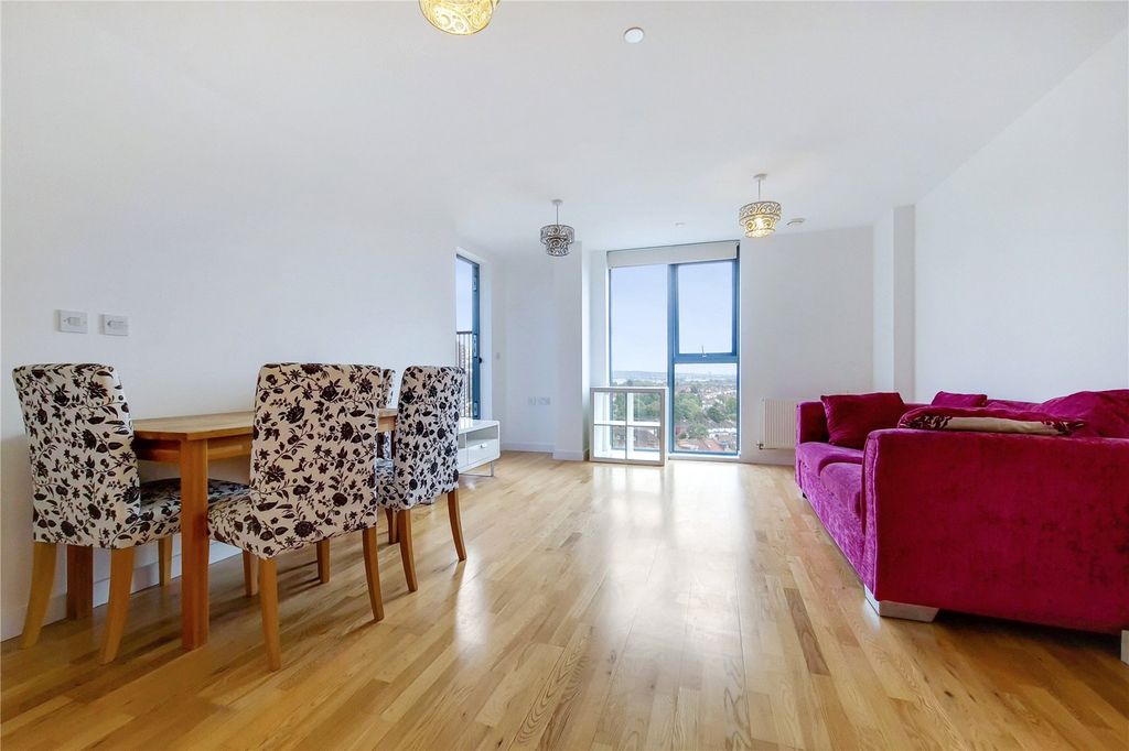 Property photo 3 of 10 Picture No. 23