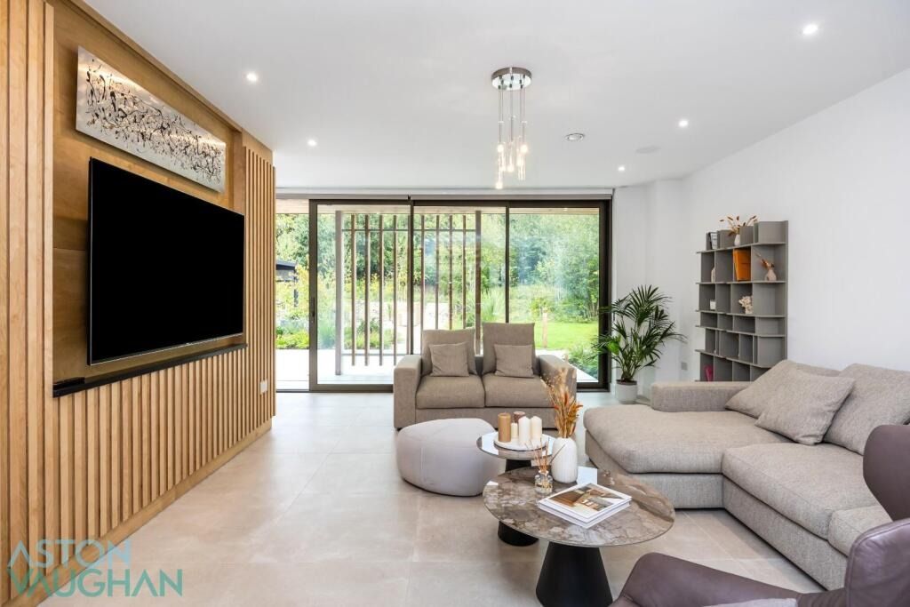 Property photo 2 of 41 4556692