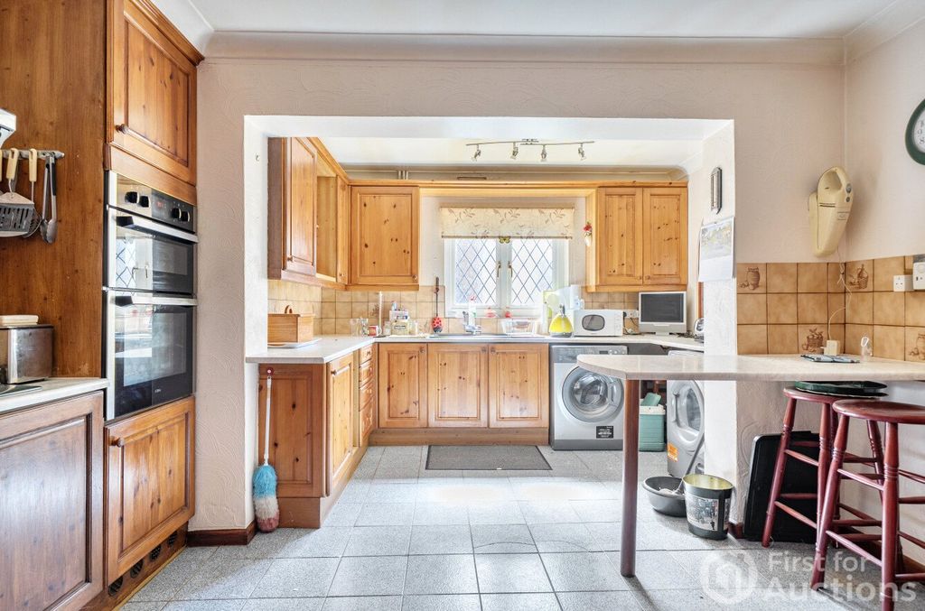 Property photo 2 of 14 2