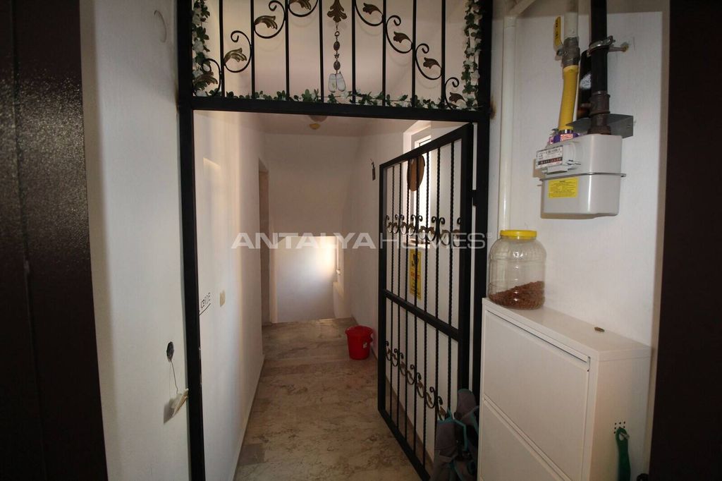 Property photo 3 of 33