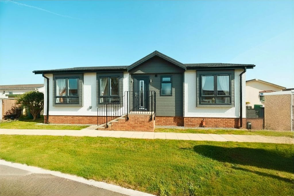 Property photo 1 of 33