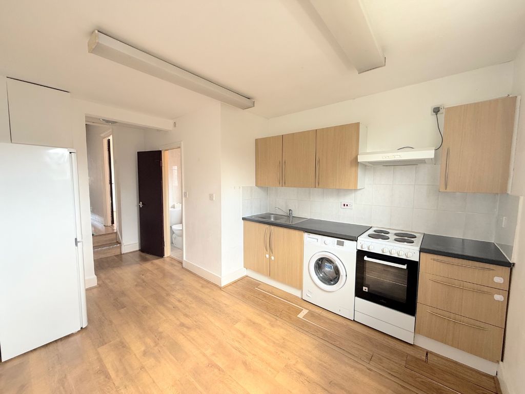 Property photo 3 of 6 295503
