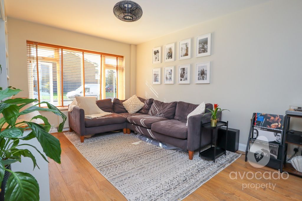 Property photo 3 of 14 4366117