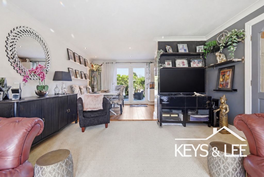 Property photo 3 of 14 4859585