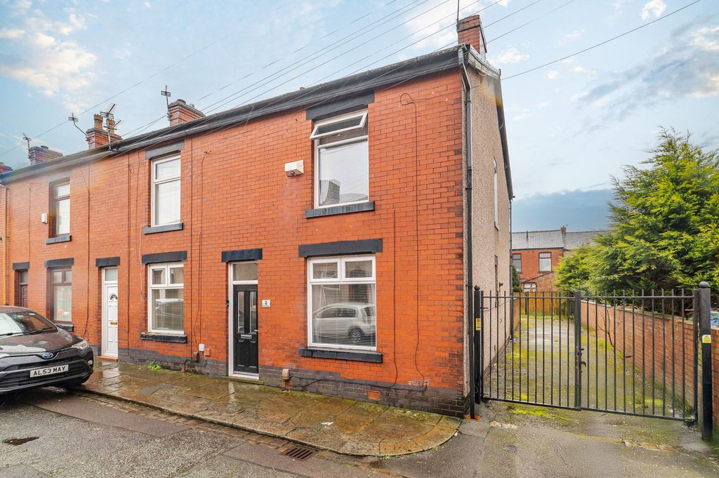 Property photo 1 of 17