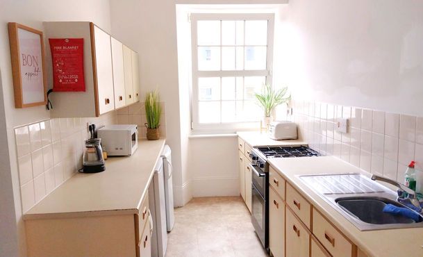 Property photo 3 of 7 Kitchen