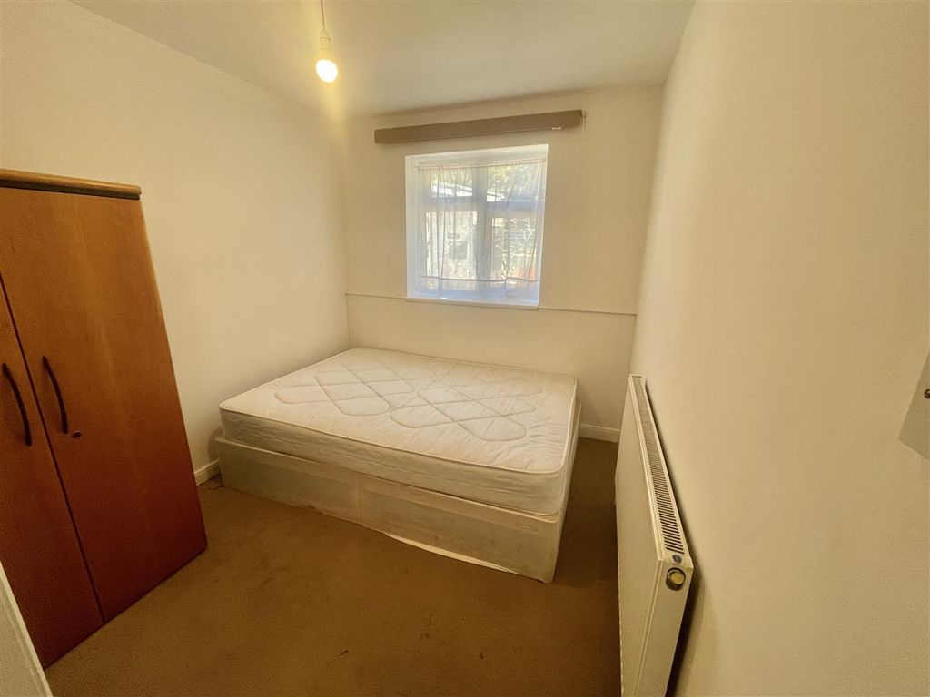 Property photo 3 of 4 Landlords Are Looking For: