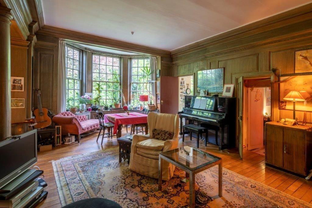 Property photo 3 of 14 Living Room