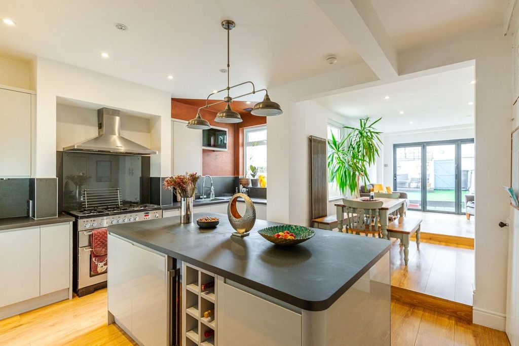 Property photo 2 of 22 Picture No. 13