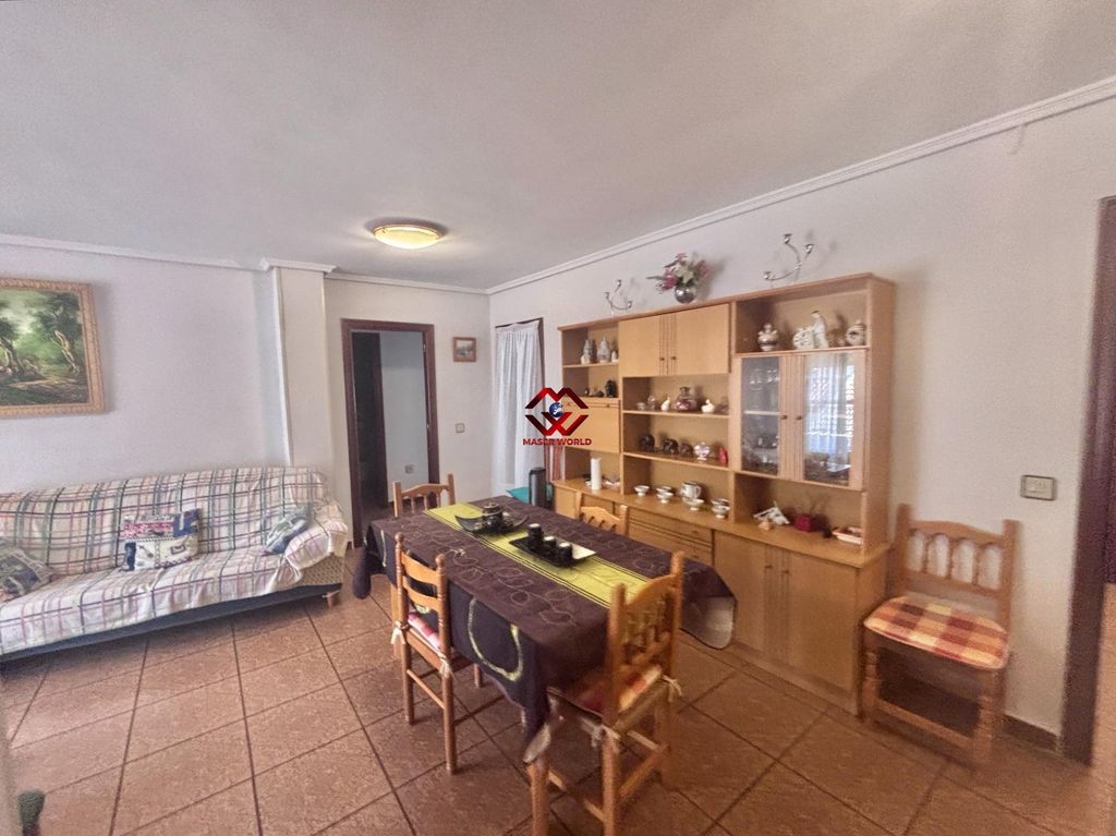 Property photo 3 of 32