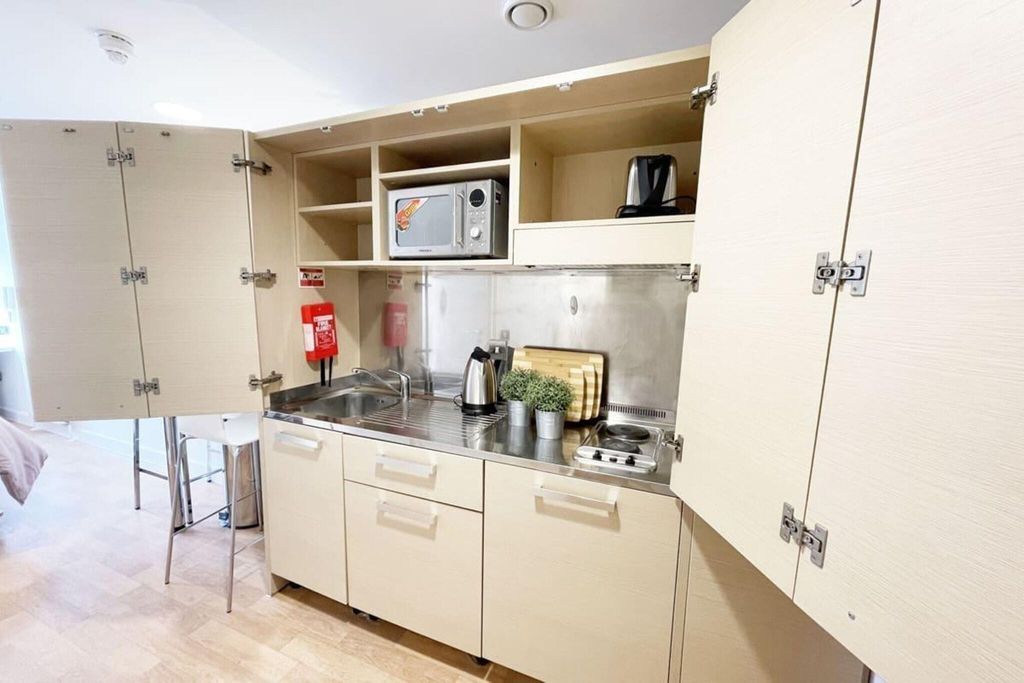 Property photo 2 of 20 Kitchen
