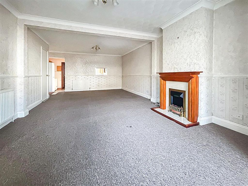 Property photo 3 of 16 7_74141.Jpg