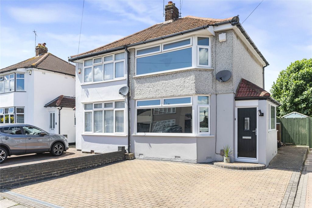 Property photo 1 of 18 External