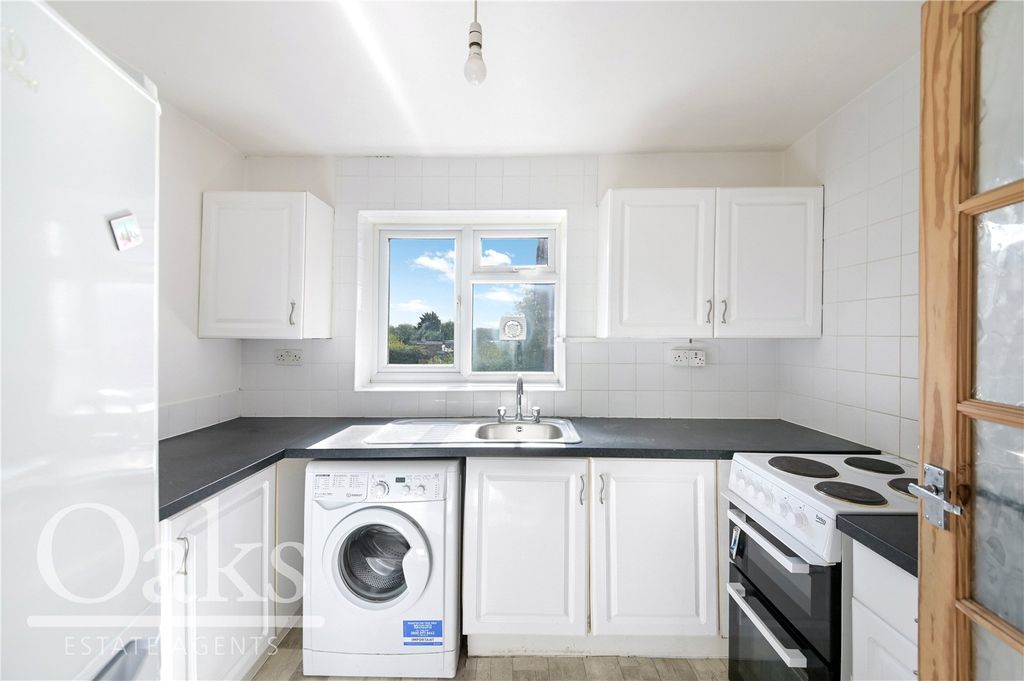 Property photo 3 of 8 Picture No. 06