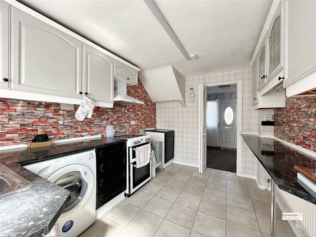 Property photo 2 of 21 Picture No. 14