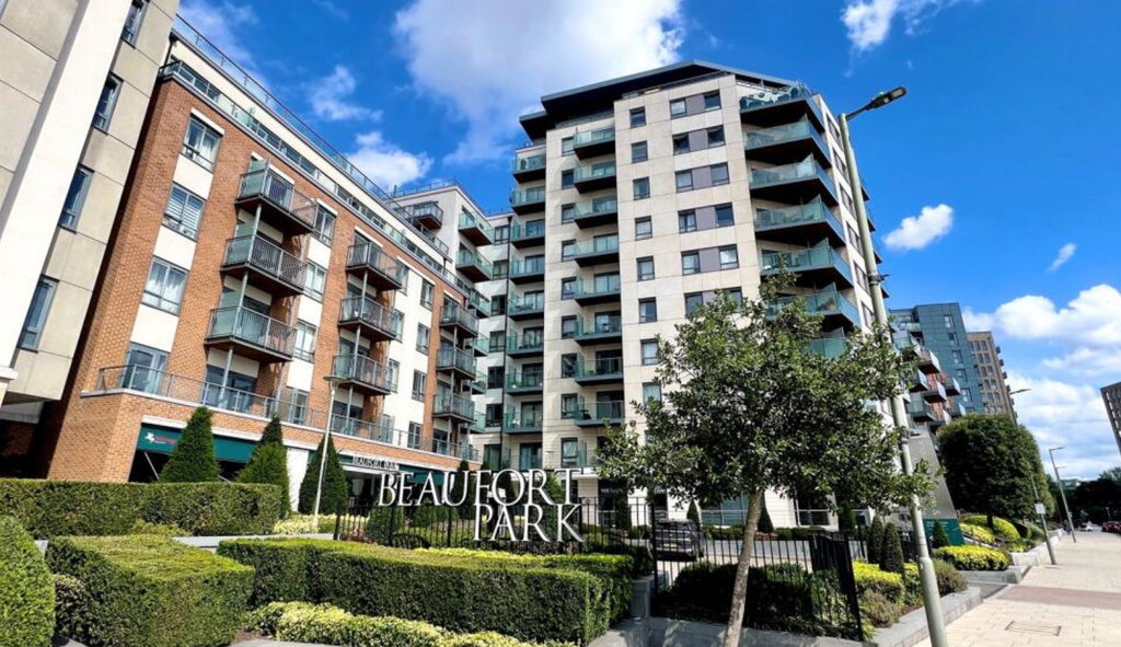 Property photo 1 of 3