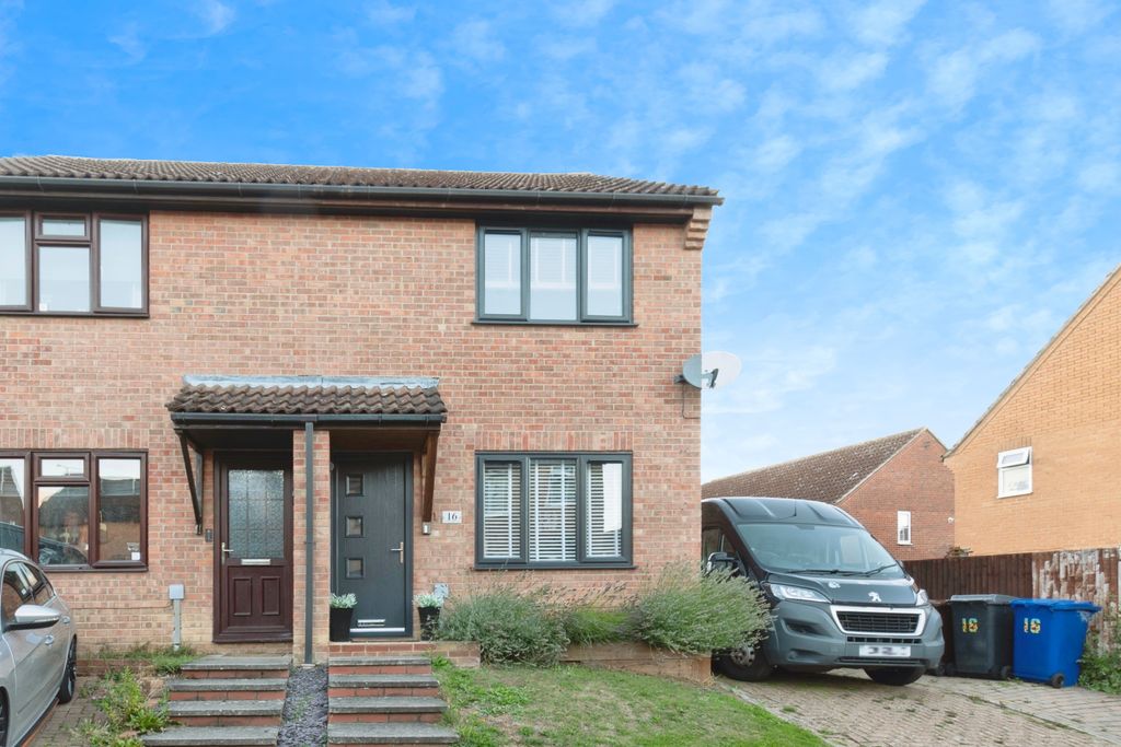 Property photo 3 of 13 Front Aspect