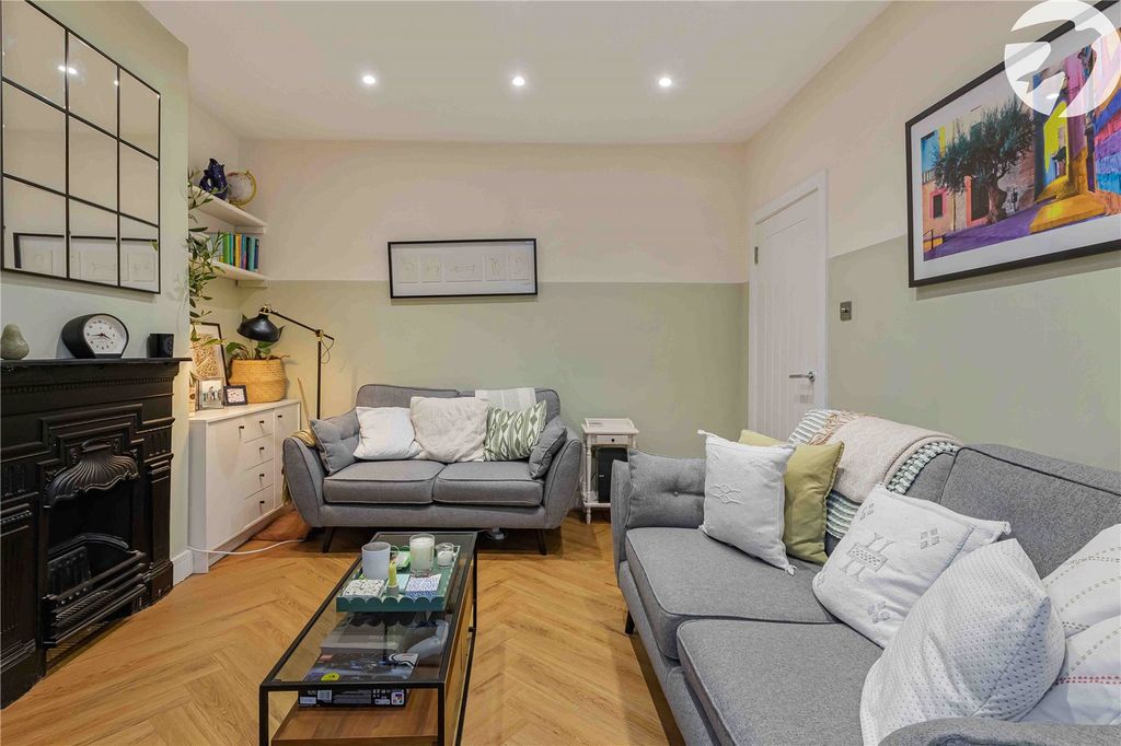 Property photo 3 of 19 Picture 3