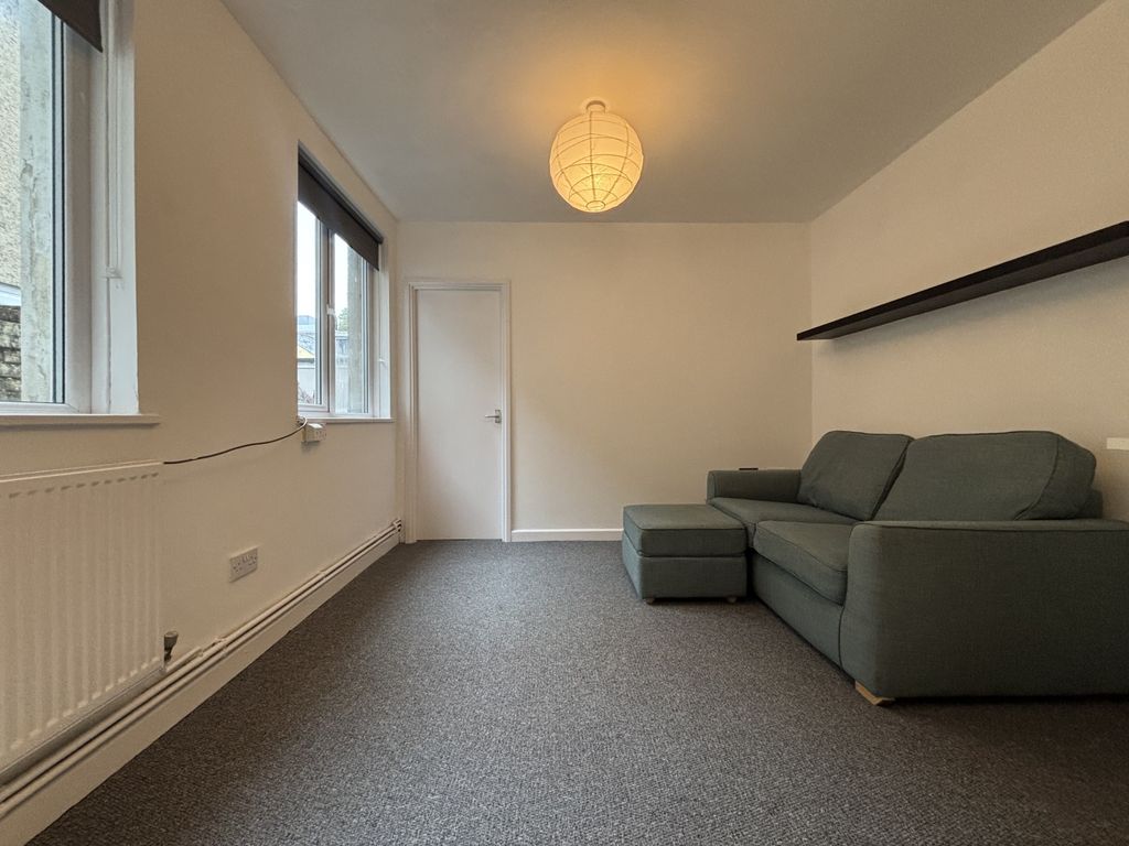 Property photo 2 of 7 Img_9338