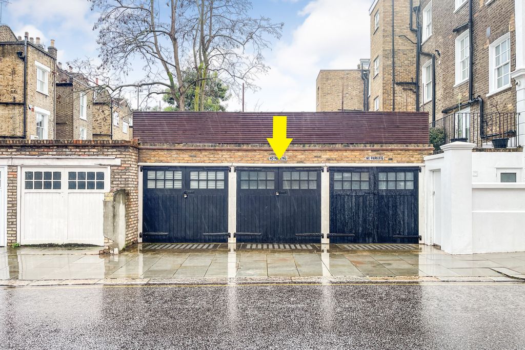 Property photo 1 of 1 Garage 2, 46 Abingdon Villas, Kensington, London, W8 6Xd