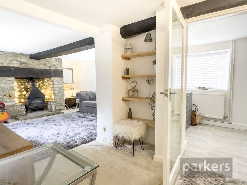 Property photo 3 of 36 Living Room