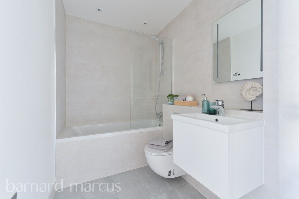 Property photo 2 of 6 Bathroom