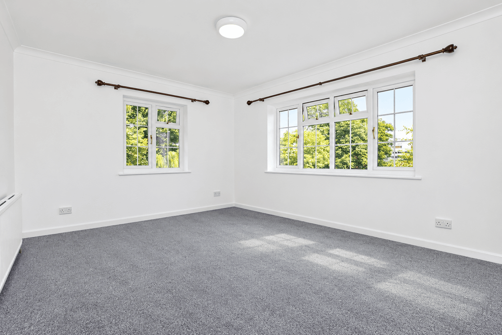 Property photo 3 of 6 Robin Hood Lane (3)