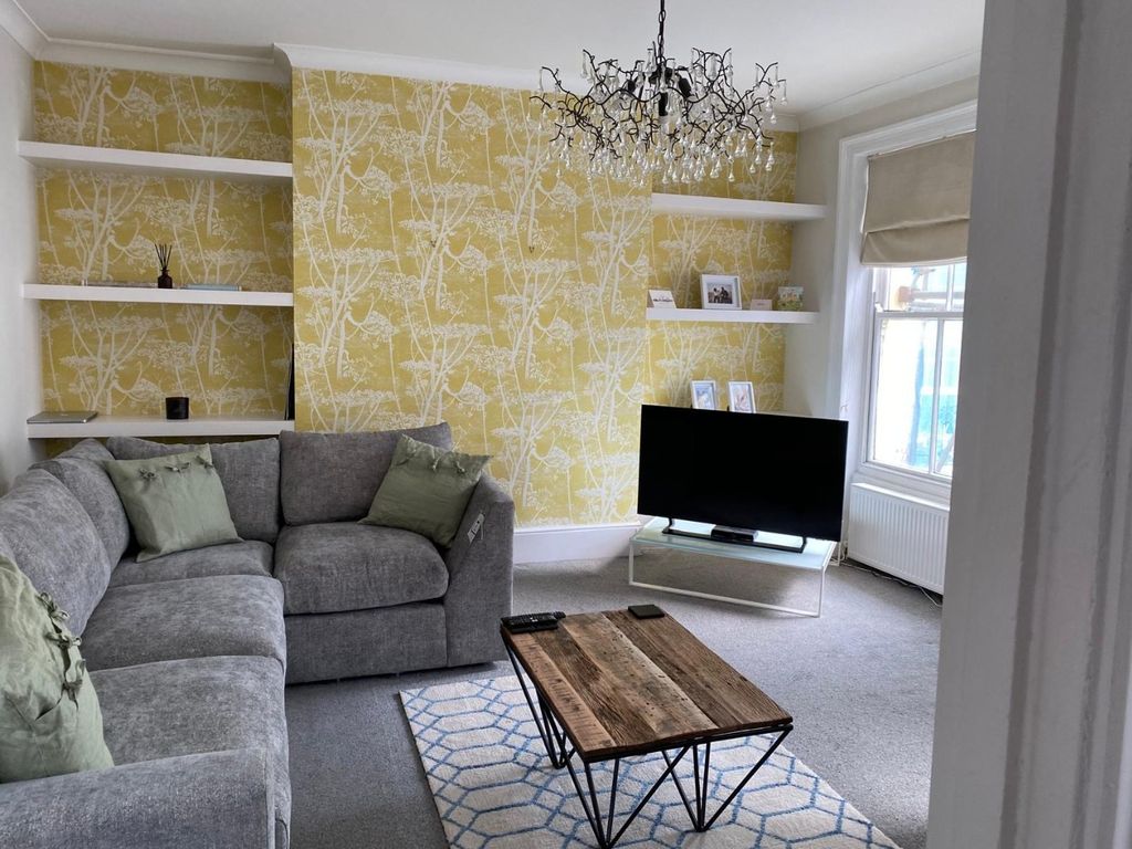 Property photo 2 of 13 4543432