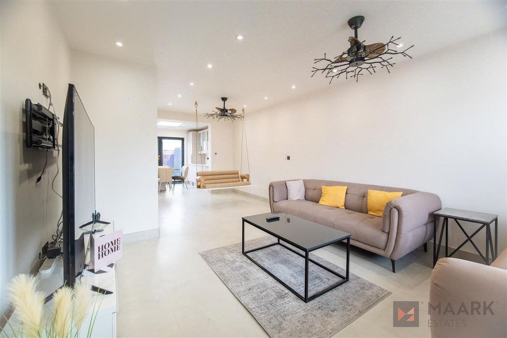 Property photo 2 of 30 Gleneaglesave-1.Jpg