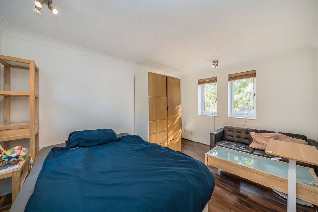Property photo 2 of 5