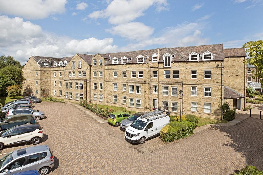 Property photo 1 of 15 Listers Court