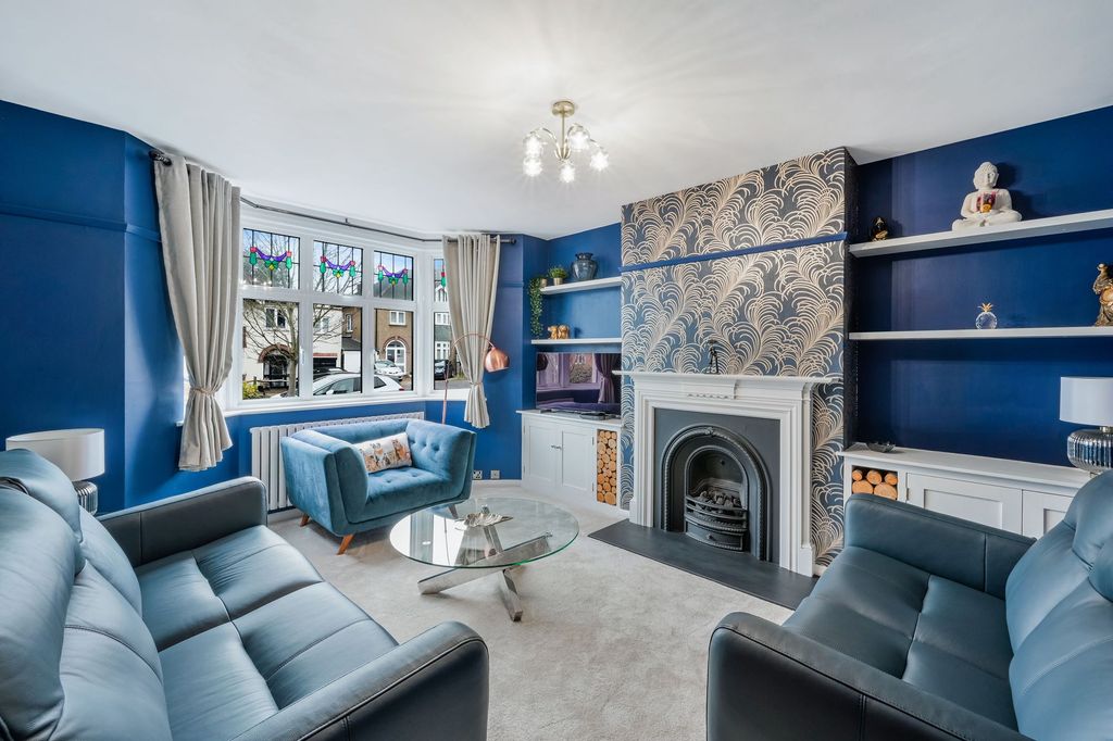 Property photo 3 of 12