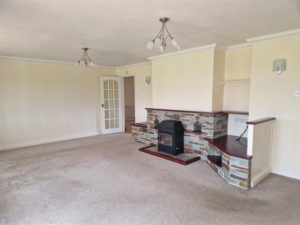 Property photo 3 of 21 1000061297.Jpg