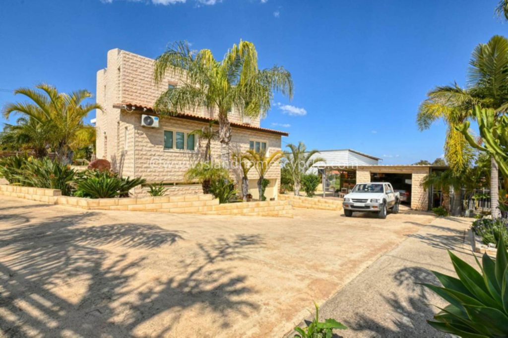 Property photo 3 of 15