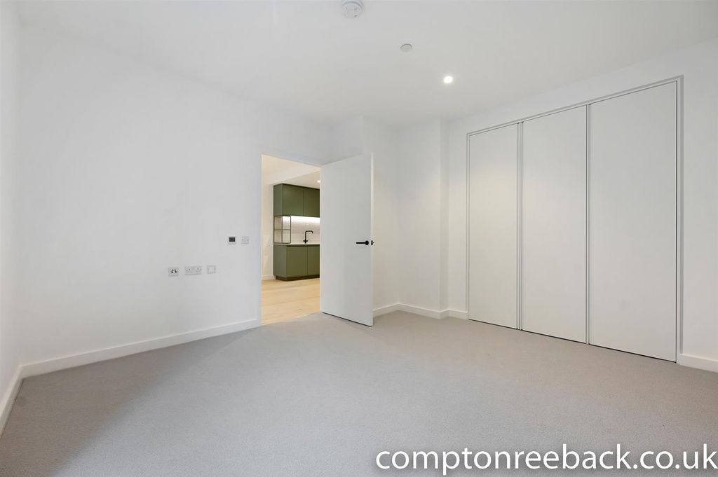 Property photo 3 of 13 Bedroom 2.Jpg