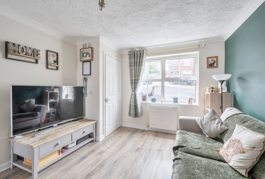 Property photo 3 of 14 1479550-10-6A32c9...