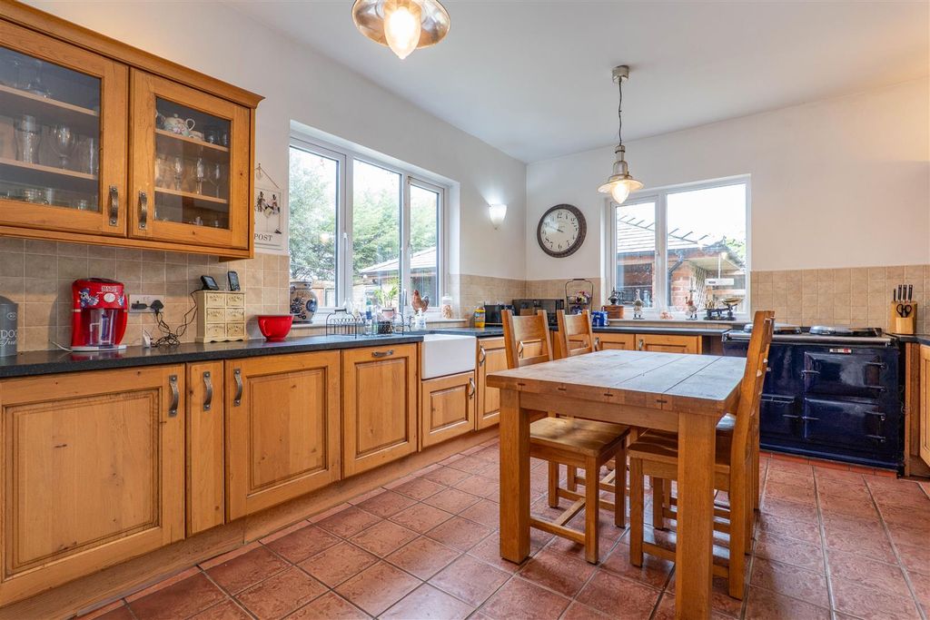 Property photo 3 of 50 Kitchen/Diner
