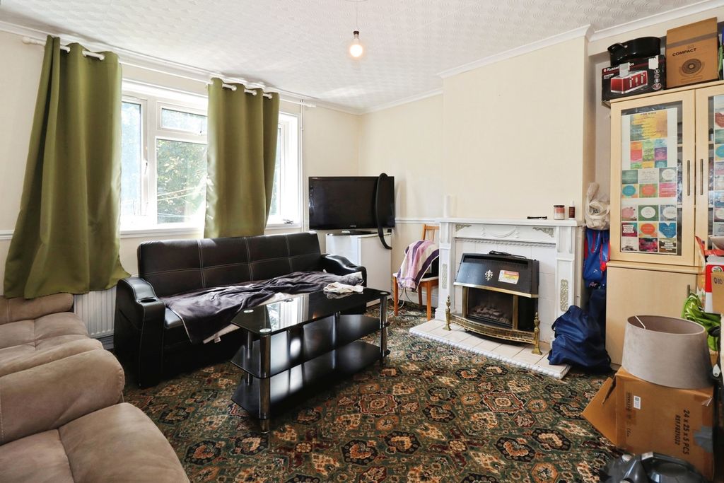 Property photo 3 of 18 Pbox-Img.Jpg