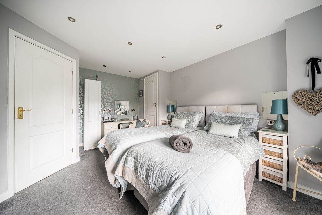 Additional image 7 of 5 bed detached house for saleArdmillan Close, Oswestry SY11