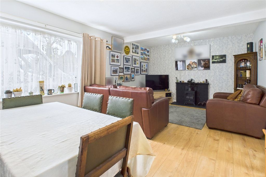Property photo 3 of 32 Picture No. 07