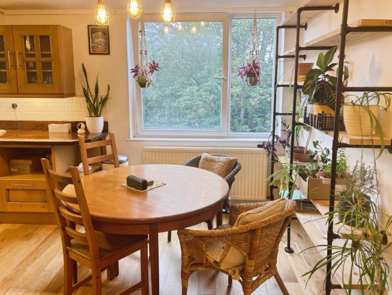 Property photo 3 of 10 Photo 5