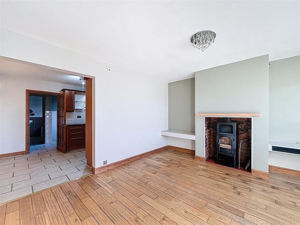 Property photo 2 of 19 Lounge