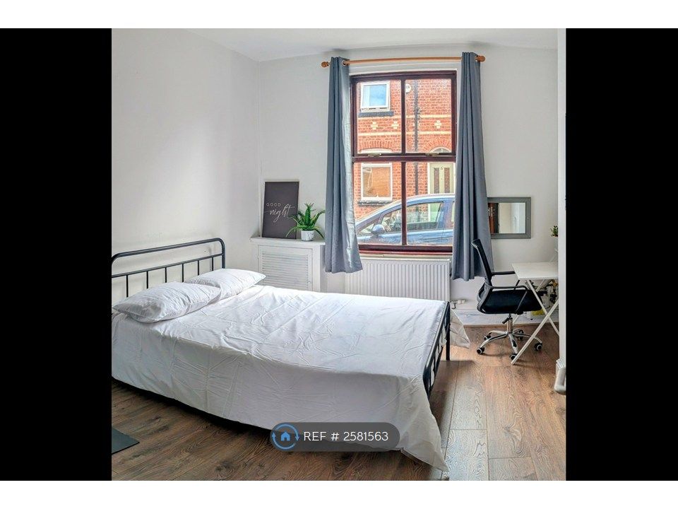 Property photo 1 of 10 Bedroom 1