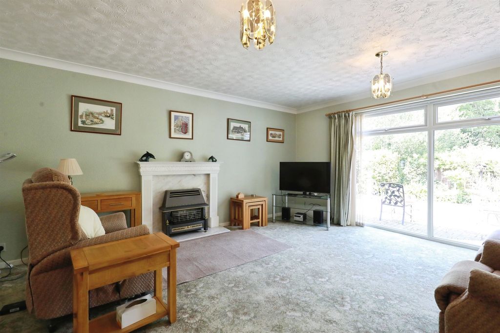 Property photo 2 of 16
